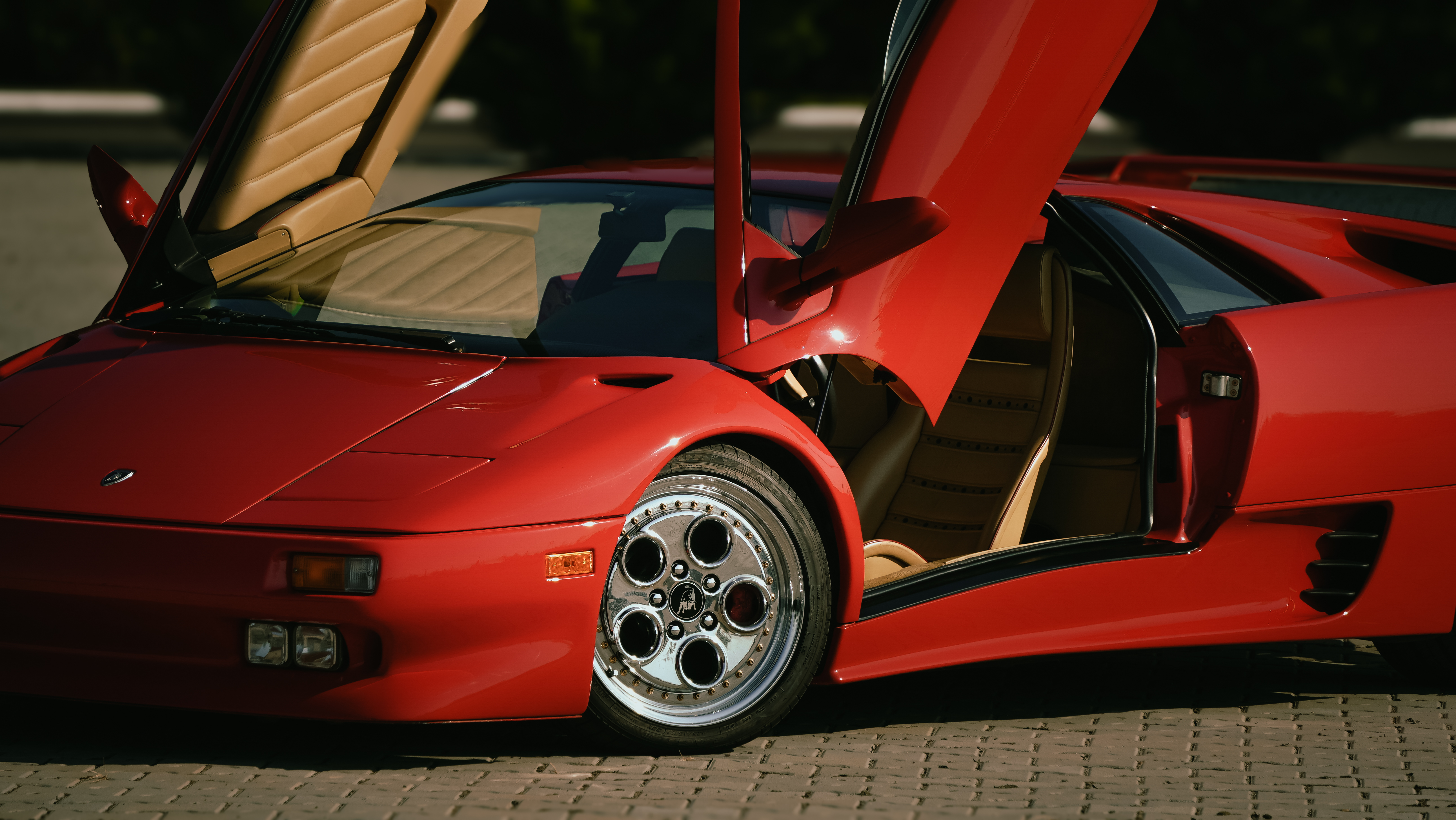 Lamborghini Diablo automotive photograph 04