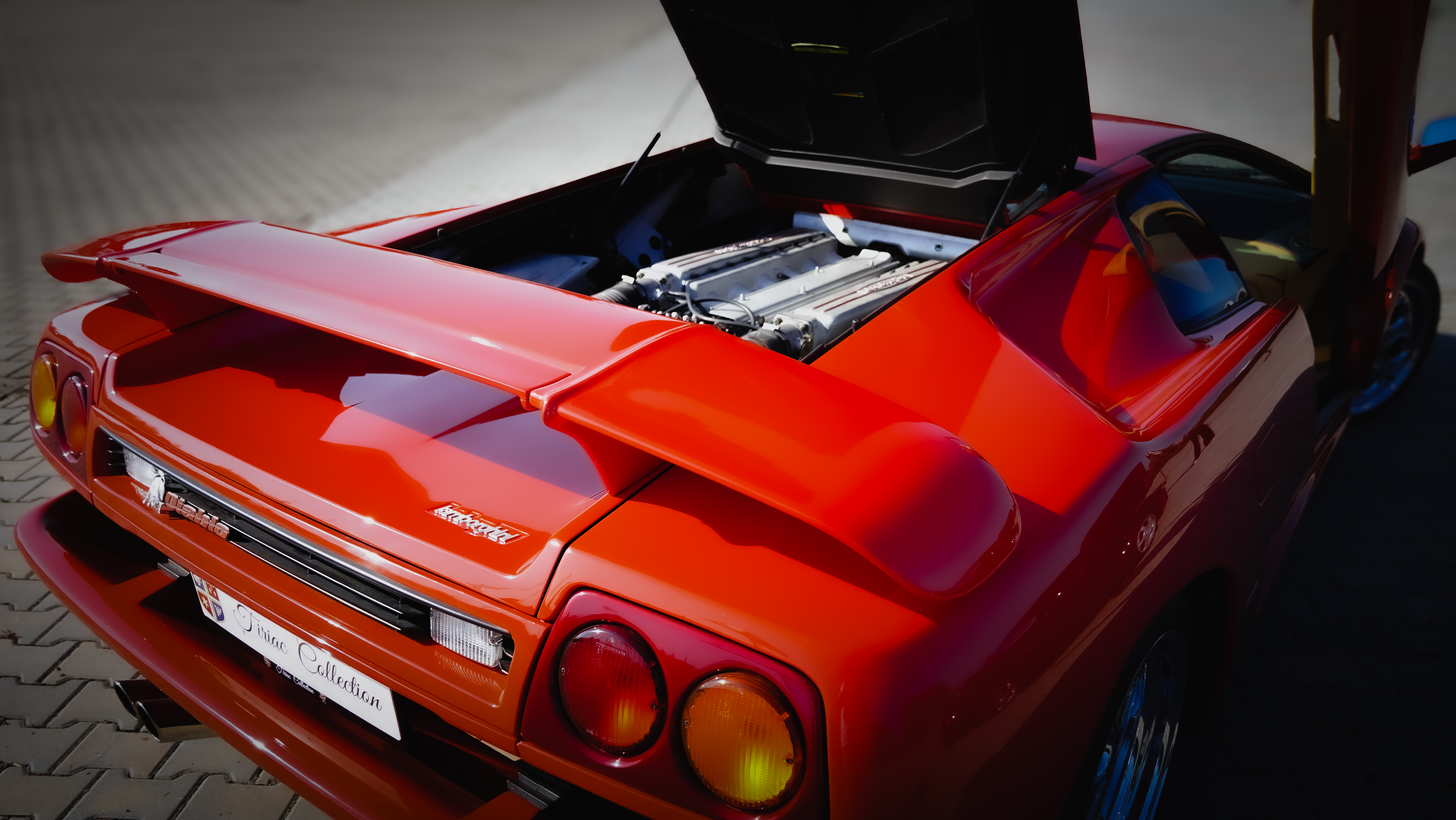 Lamborghini Diablo automotive photograph 10