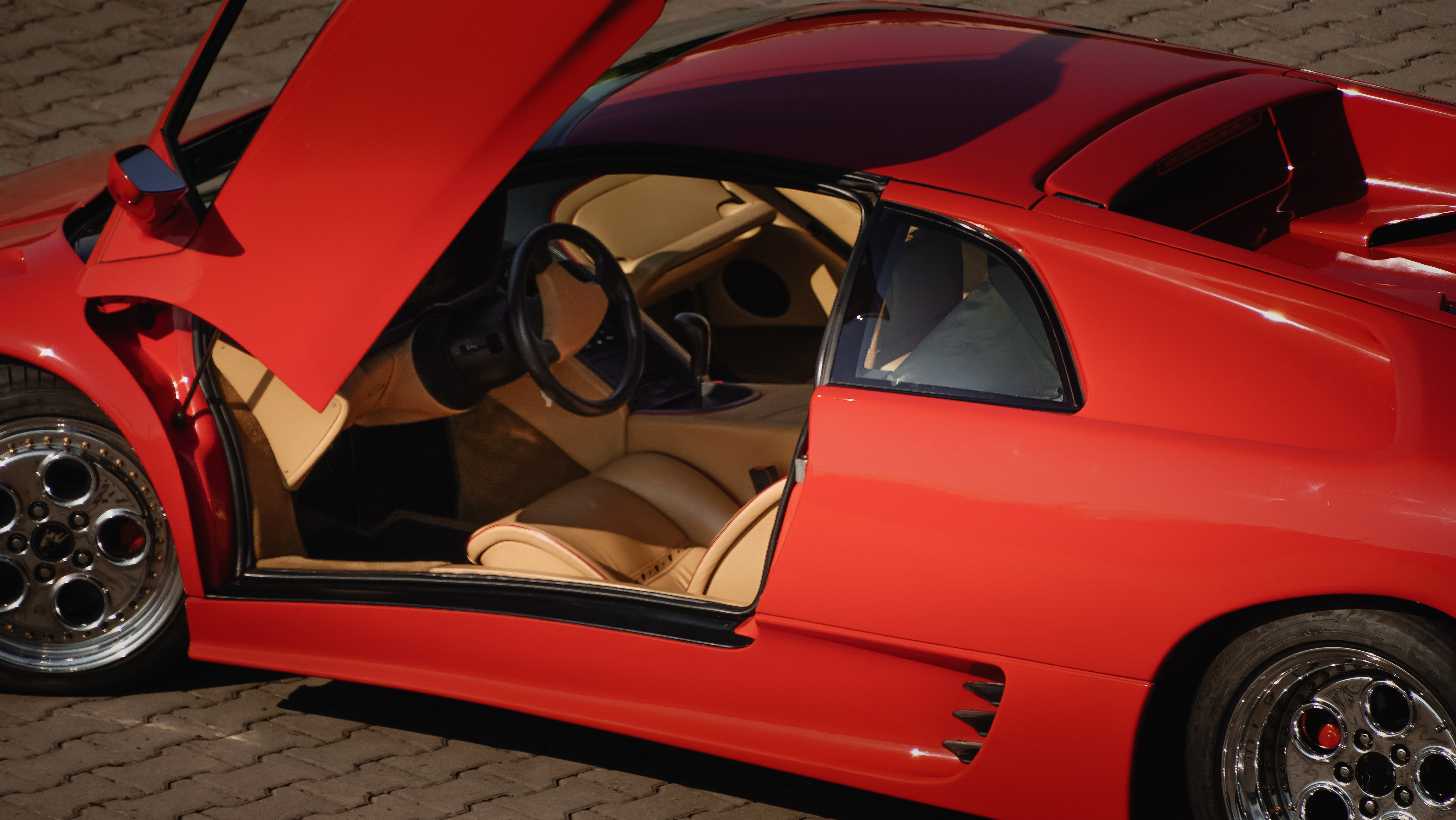 Lamborghini Diablo automotive photograph 09