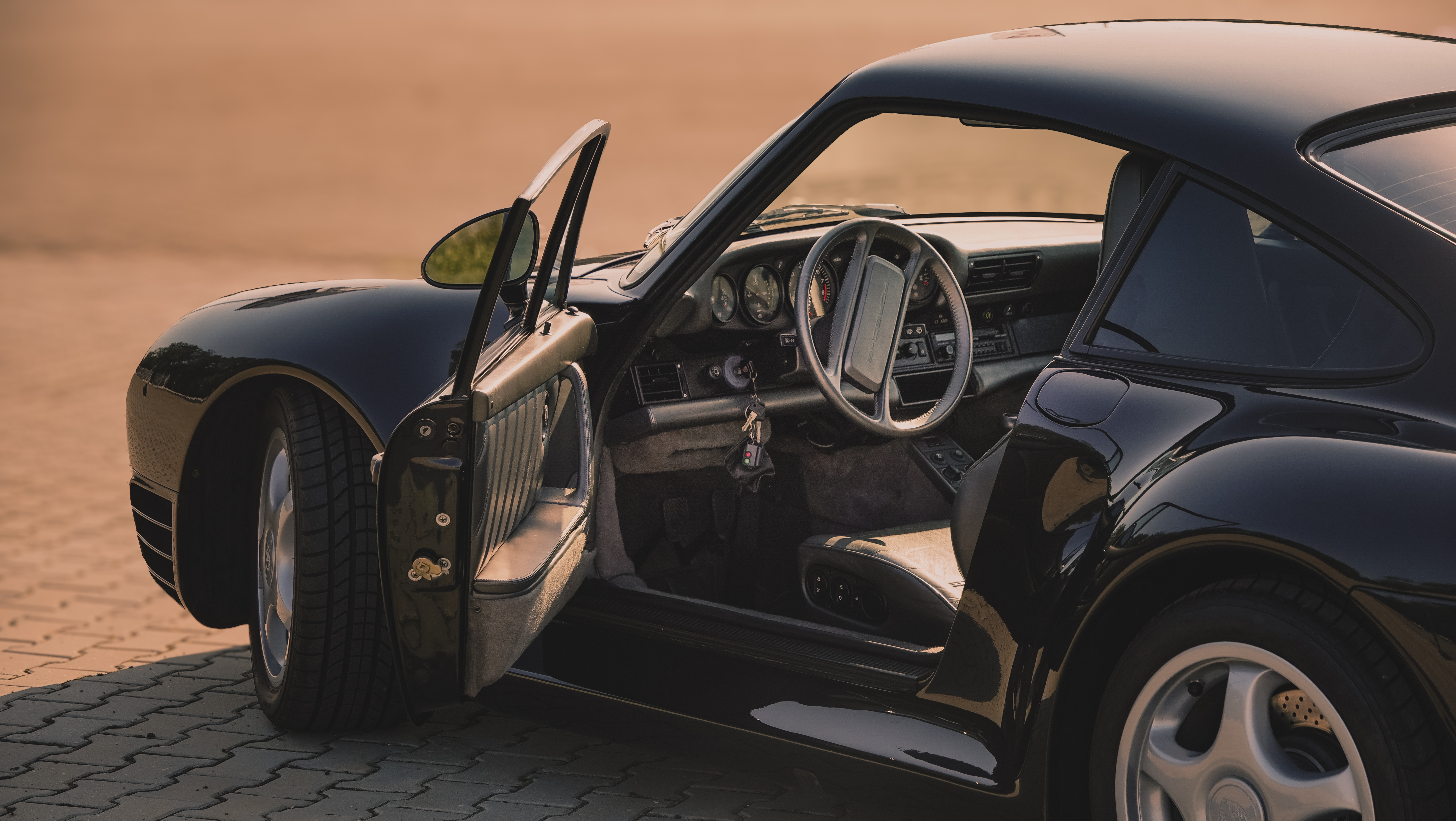 Porsche 959 automotive photograph 04