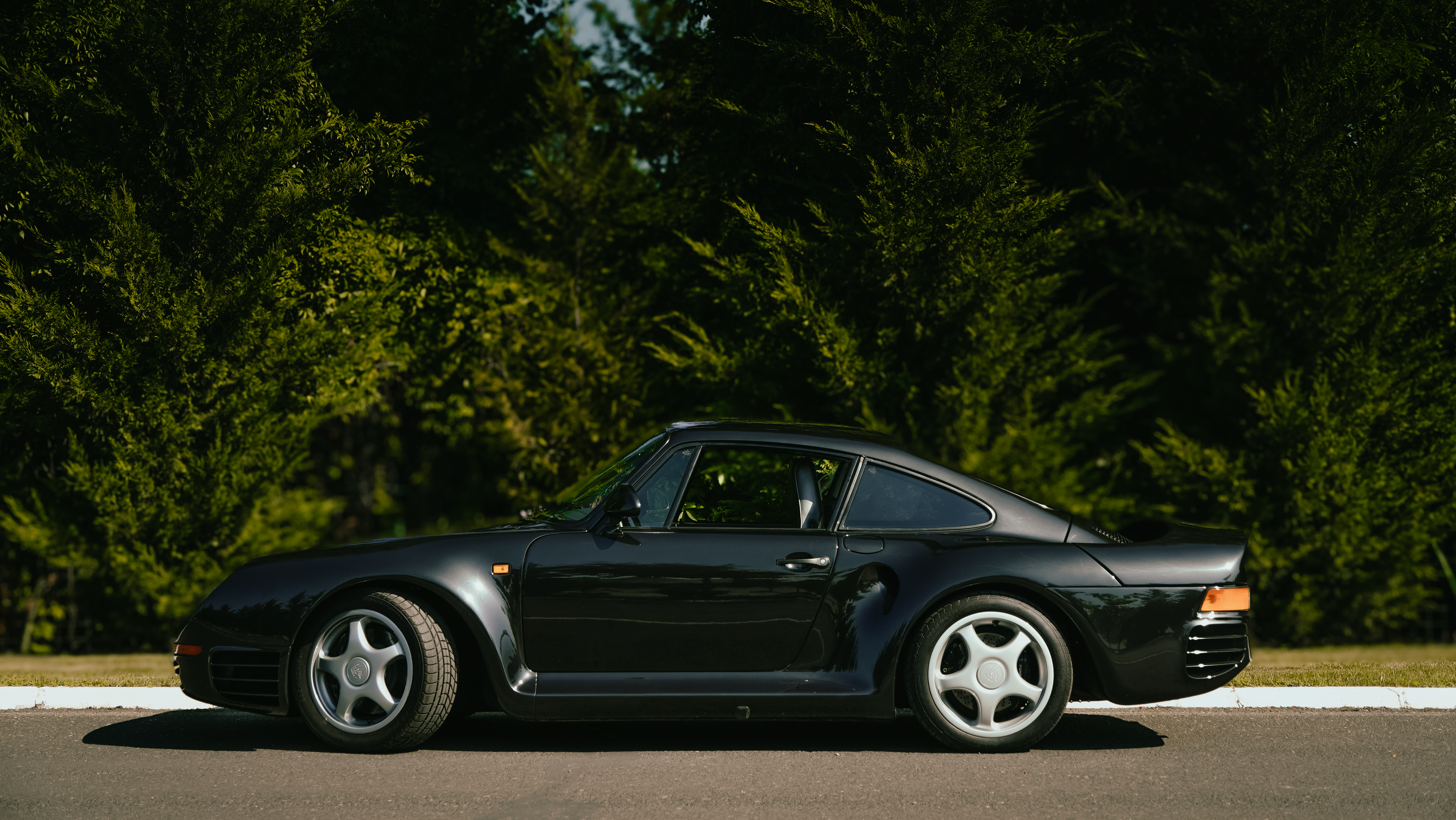 Porsche 959 automotive photograph 02